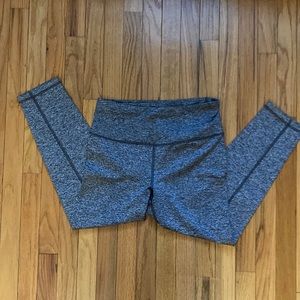 Victoria’s Secret VSX Sport knockout Capri leggings Sm
